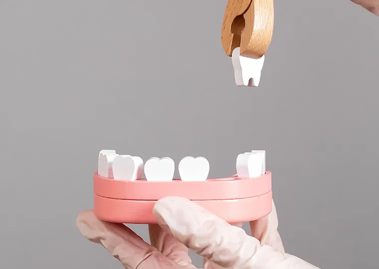 失った歯のスペースを閉じる